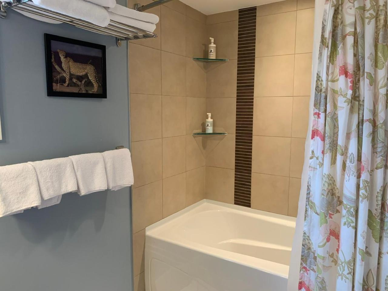 Mekong Star Apartment Vancouver Bagian luar foto